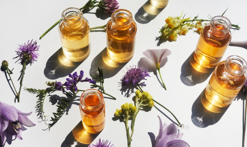 12 essential oils and candles for home